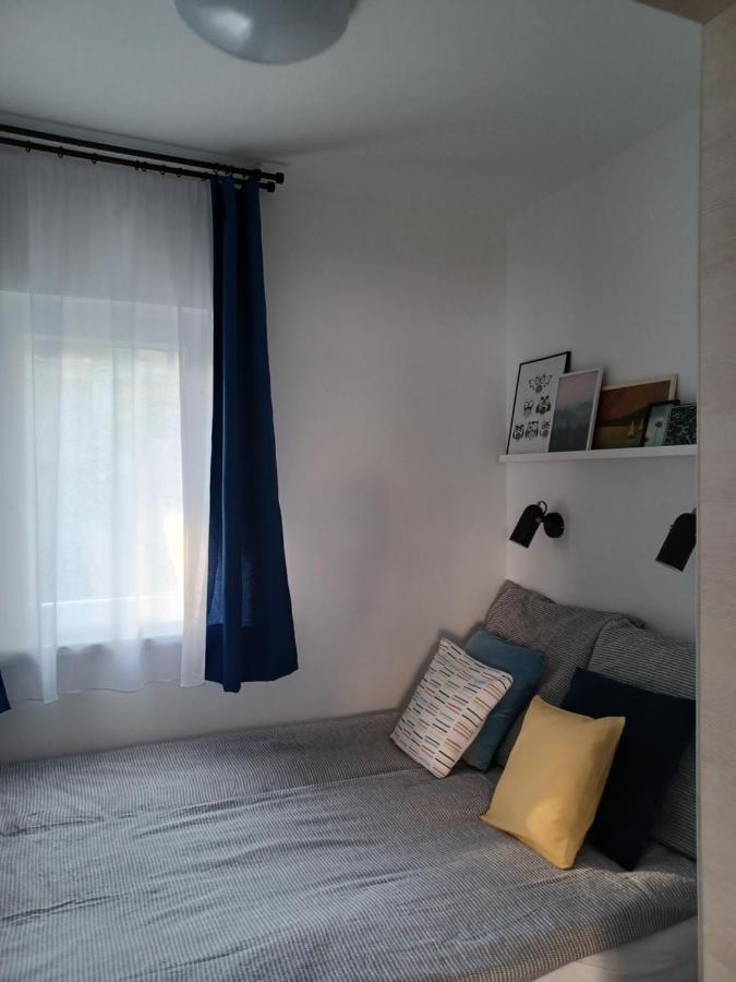 Liliom Apartment With Free Parking Space Budapest Bagian luar foto